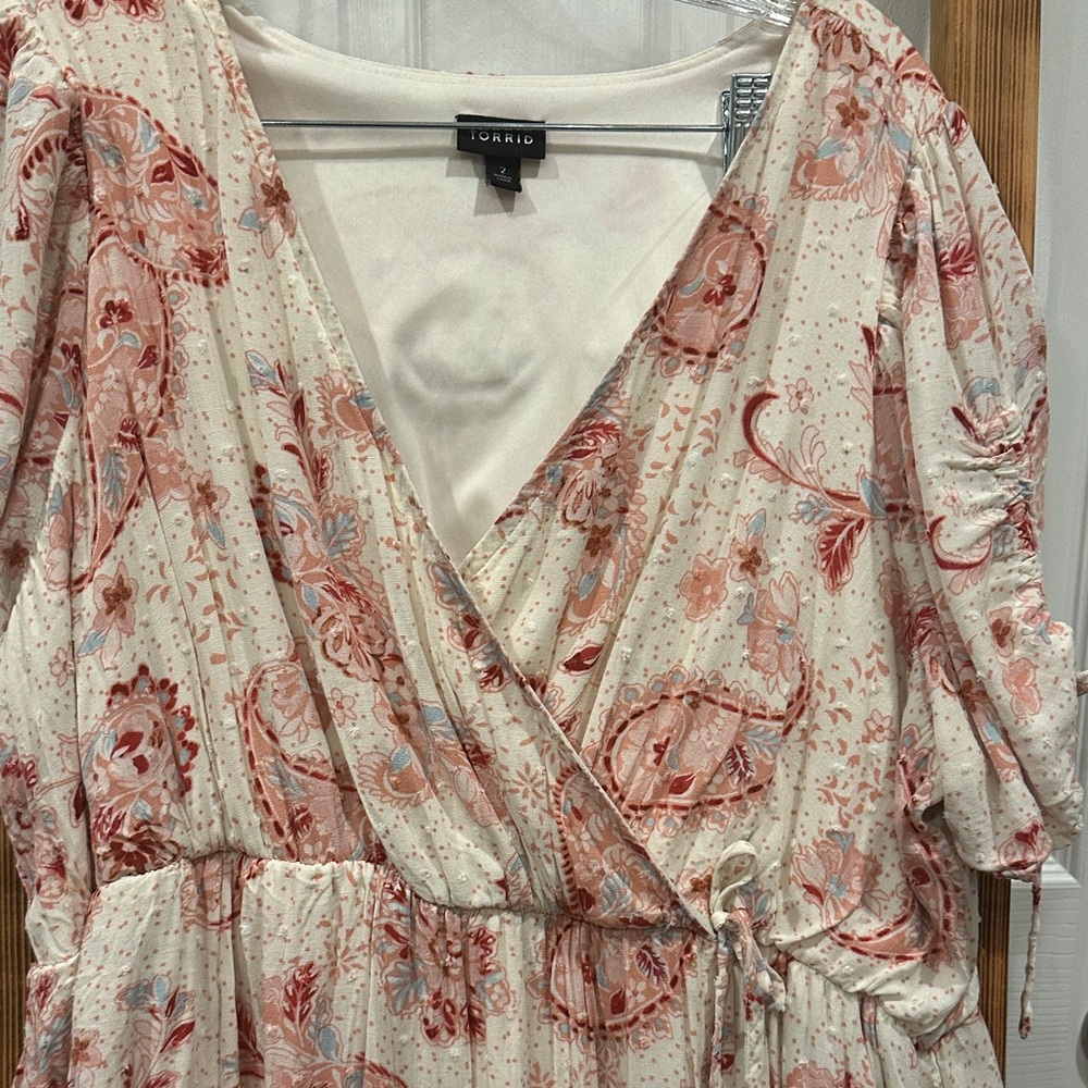 Torrid Pink Paisley dress - Picture 4 of 7